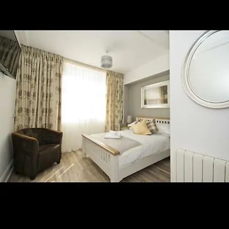 Pensjonat The Square Townhouse Fermoy