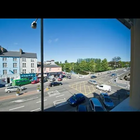 Pensjonat The Square Townhouse Fermoy